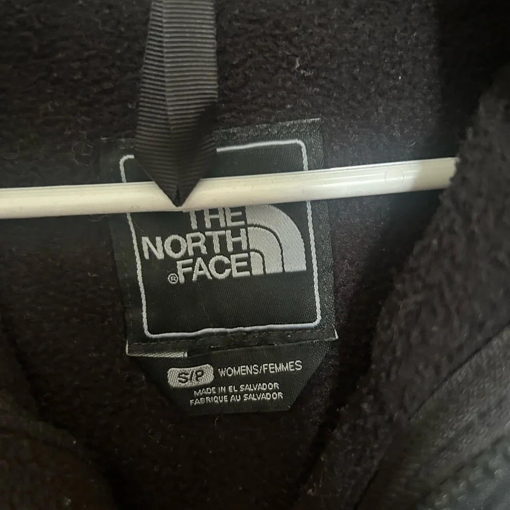 The North Face Women’s Black Denali Fleece Jacket | Size Small - Picture 2 of 4